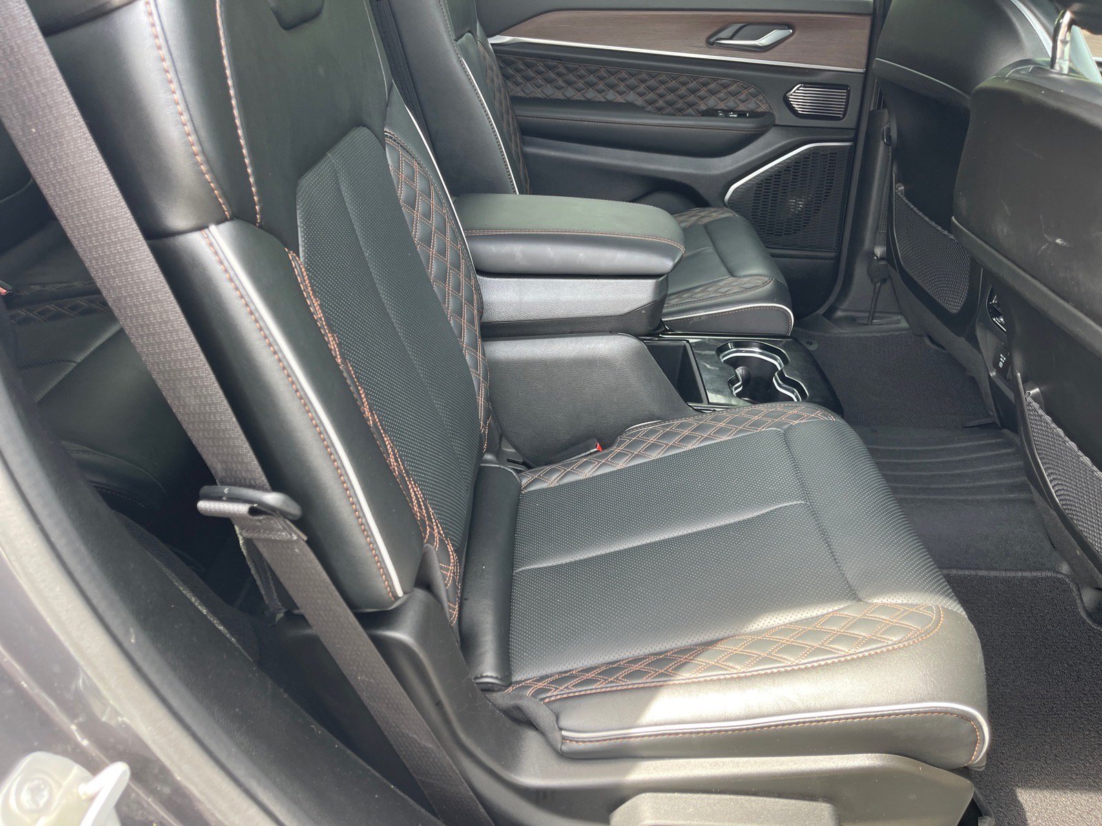Used 2024 Jeep Grand Cherokee L Summit w/ Advanced Protech Group IV AWD/4WD image 17