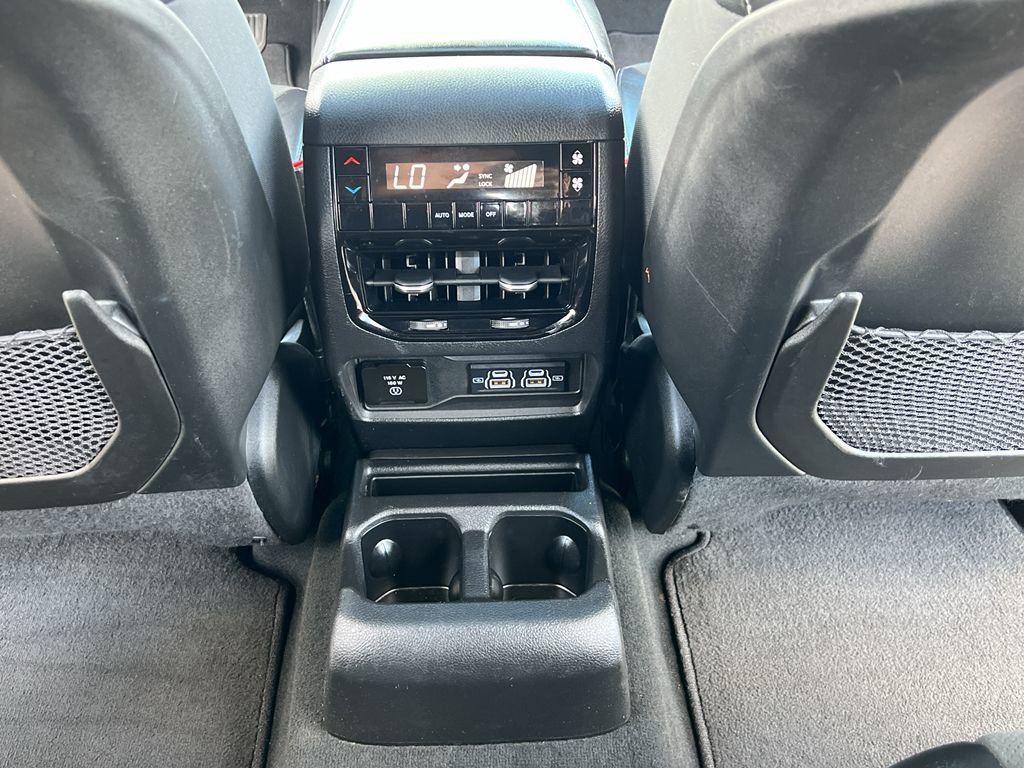 Used 2023 Jeep Grand Cherokee L Laredo image 37