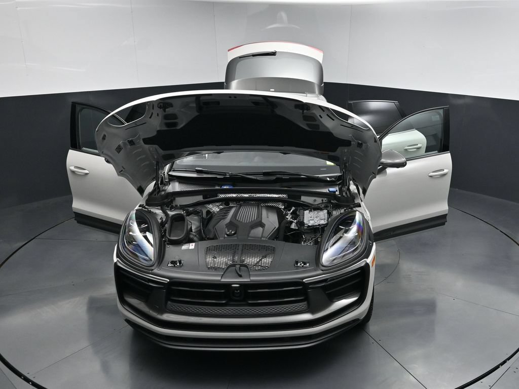 New 2026 Porsche Macan Turbo AWD/4WD image 30