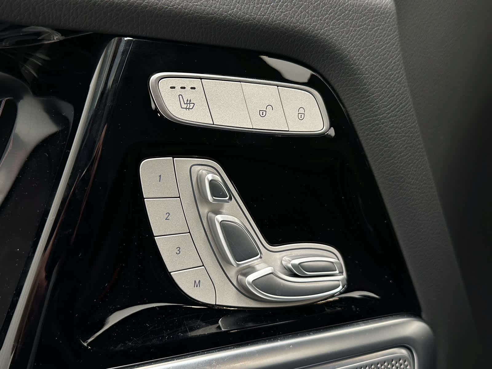 Used 2024 Mercedes-Benz G 550 w/ Night Package image 23