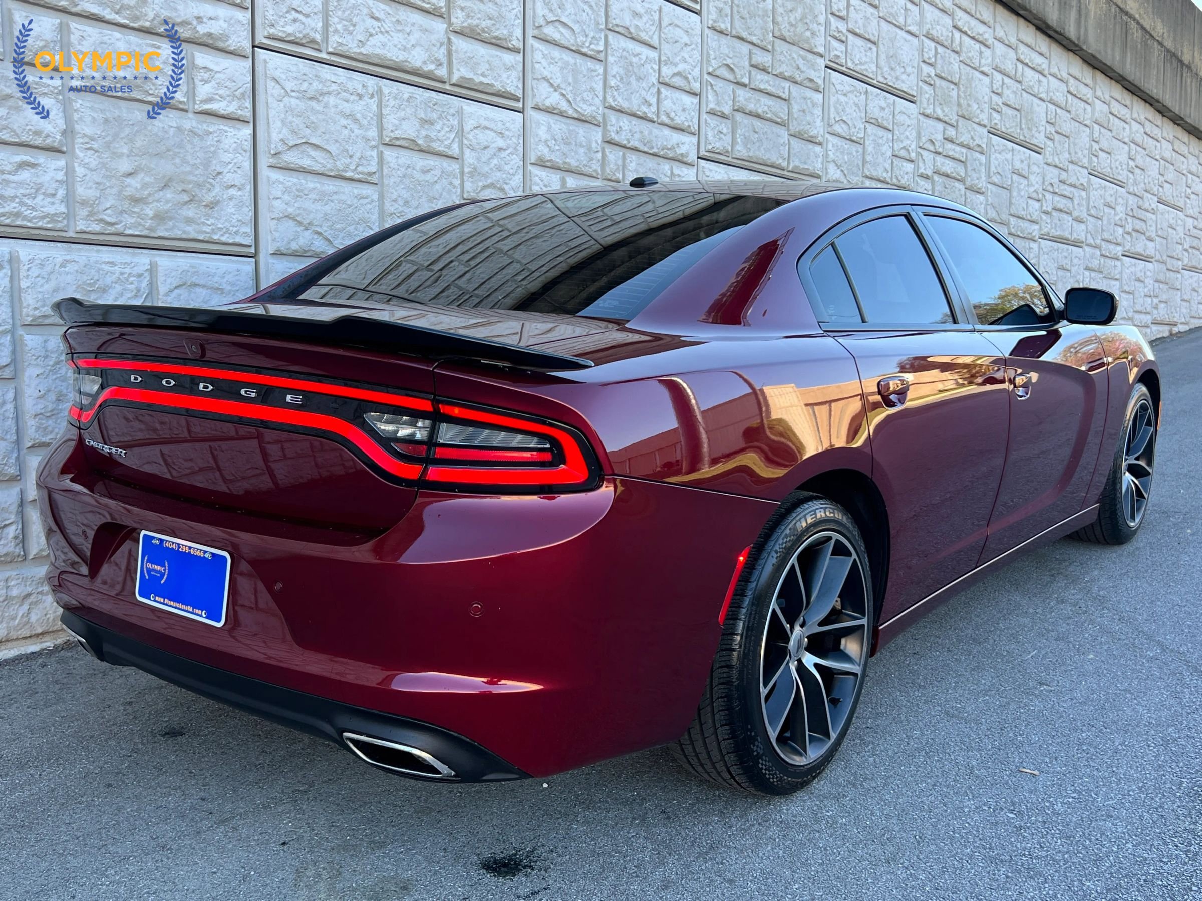 Used 2019 Dodge Charger SXT w/ Leather Interior Group image 6
