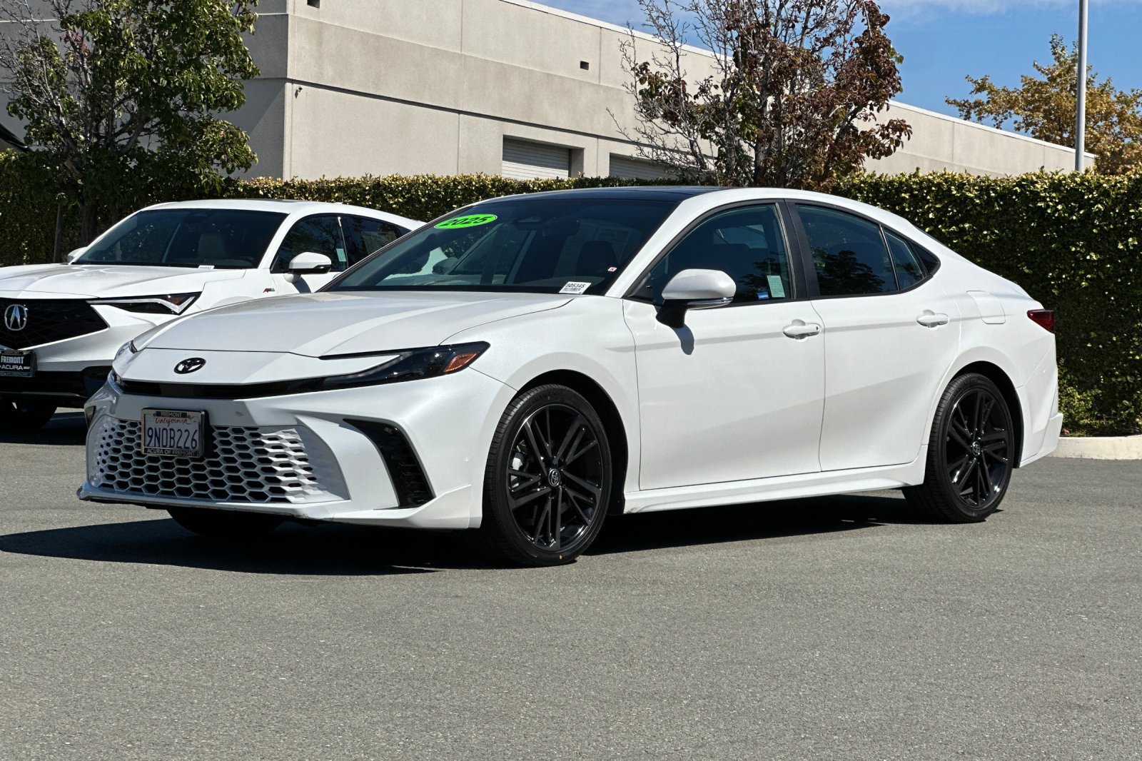 Used 2025 Toyota Camry XSE FWD image 8
