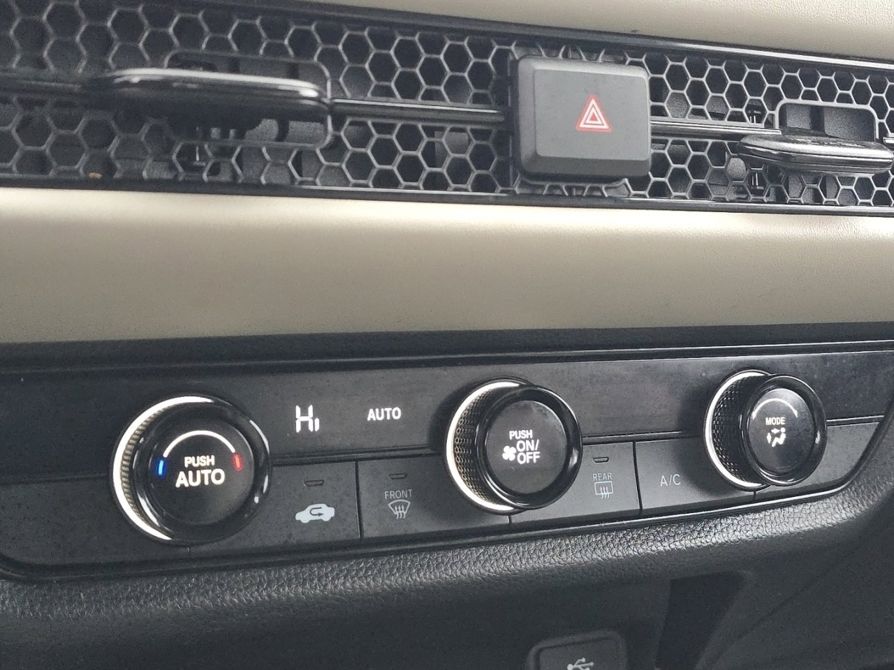 Certified 2025 Honda HR-V LX image 33