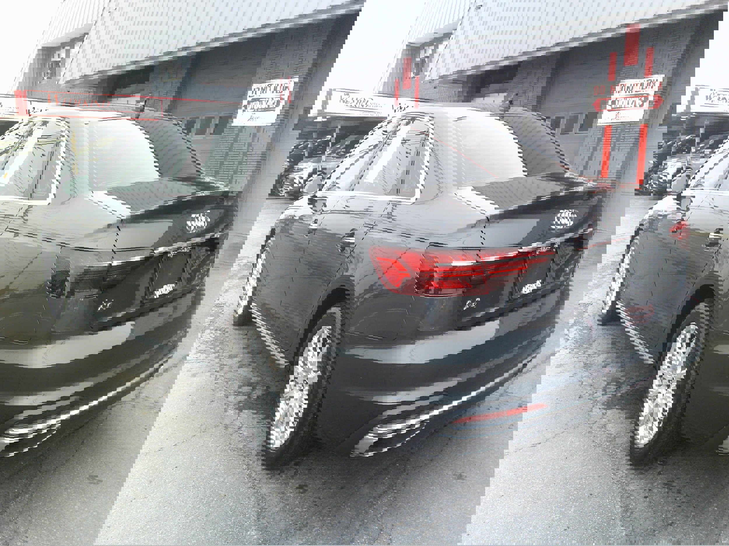 Used 2022 Audi A4 2.0T Premium image 3