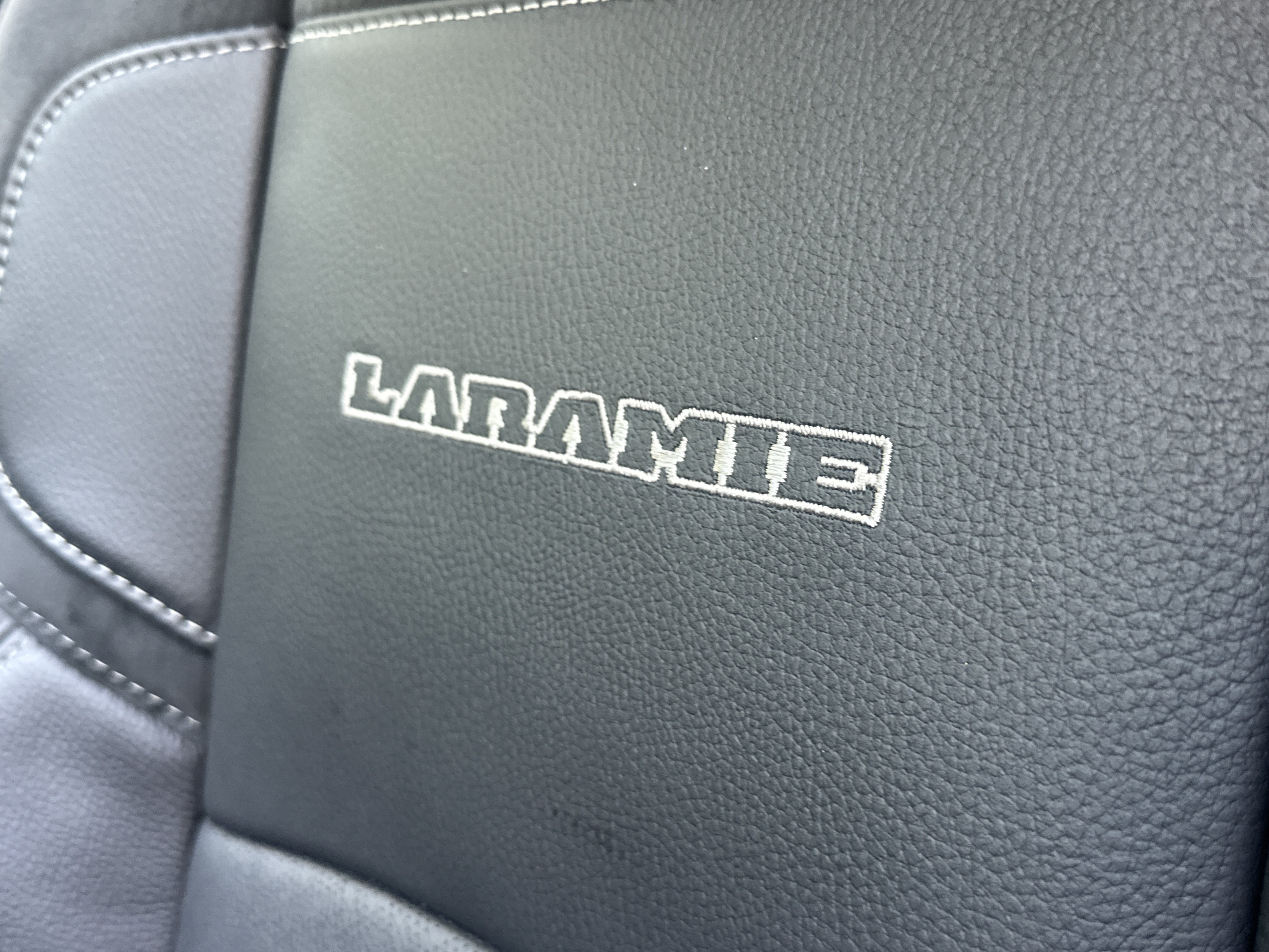 New 2026 RAM 5500 4x4 Crew Cab w/ Laramie Trim Package image 4