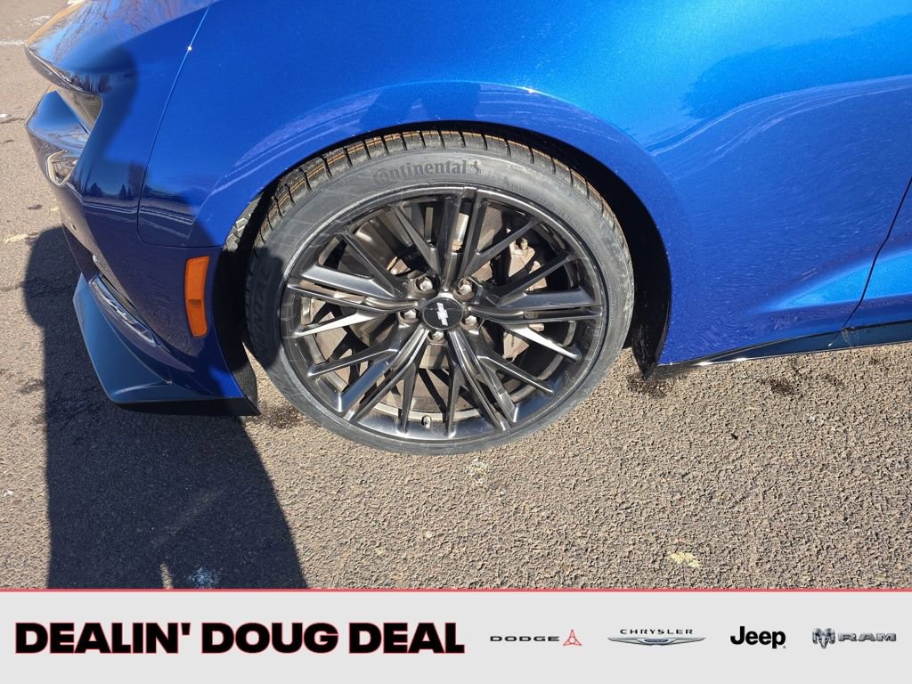 Used 2019 Chevrolet Camaro ZL1 image 25