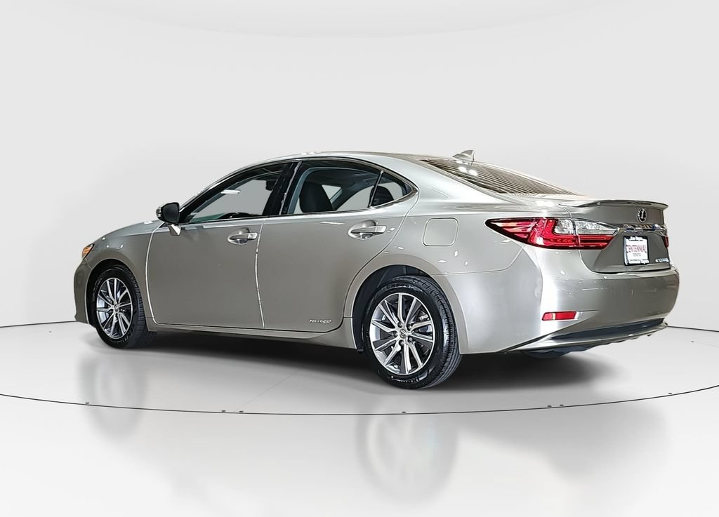 Used 2018 Lexus ES 300h w/ Luxury Package FWD image 7