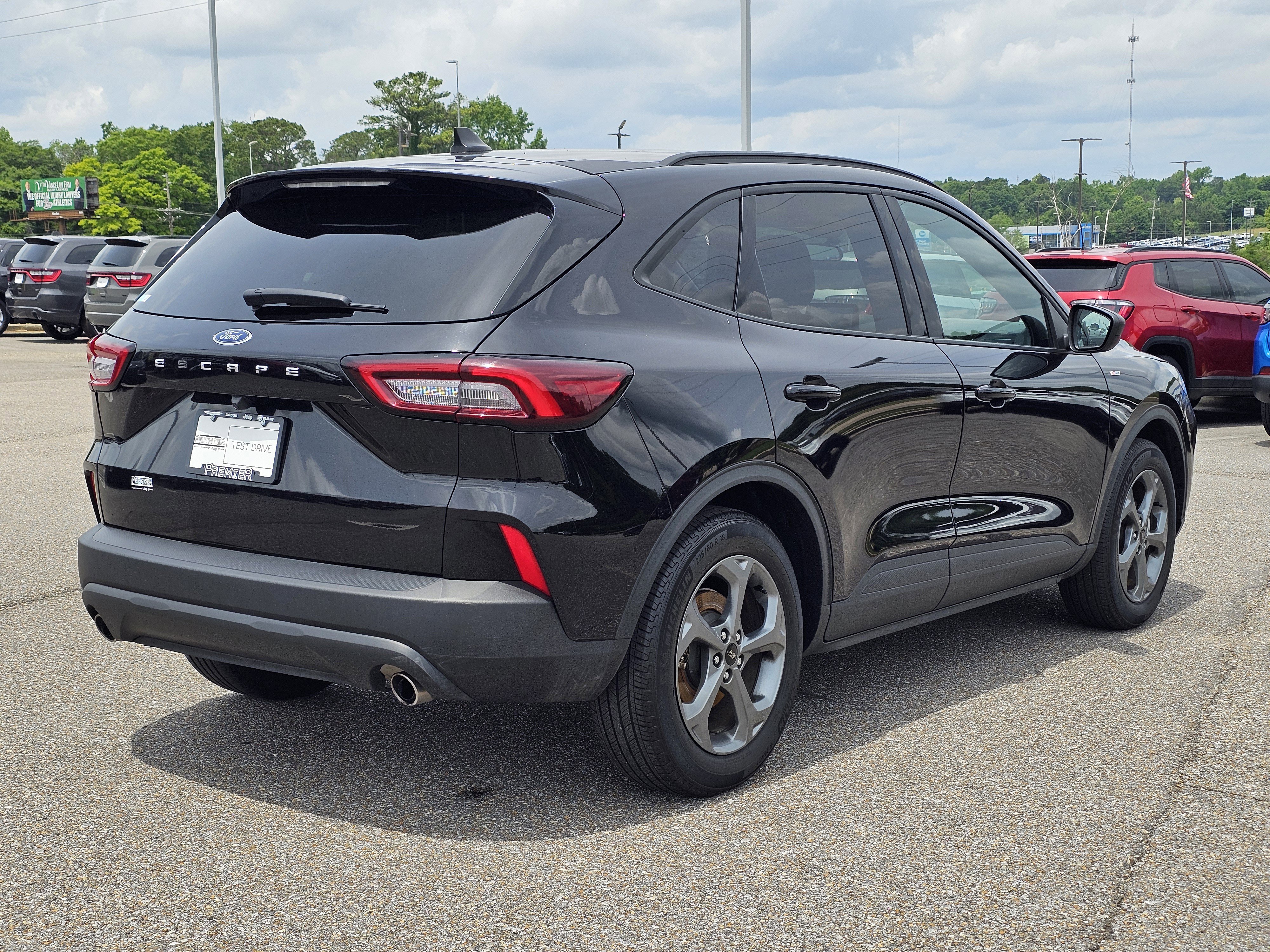 Used 2025 Ford Escape ST-Line FWD image 9