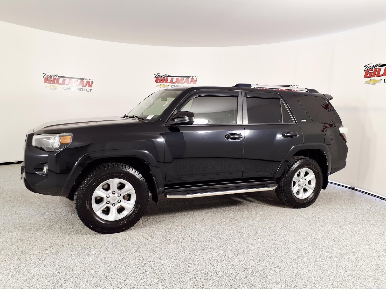 Used 2020 Toyota 4Runner SR5 image 3