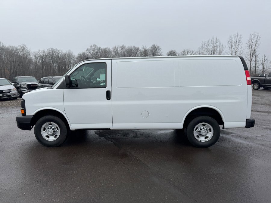 Used 2016 Chevrolet Express 2500 image 2