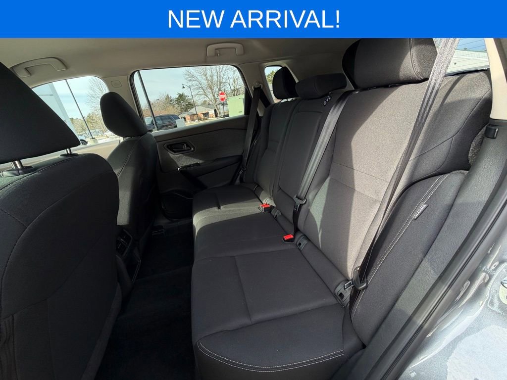 Used 2023 Nissan Rogue S image 26