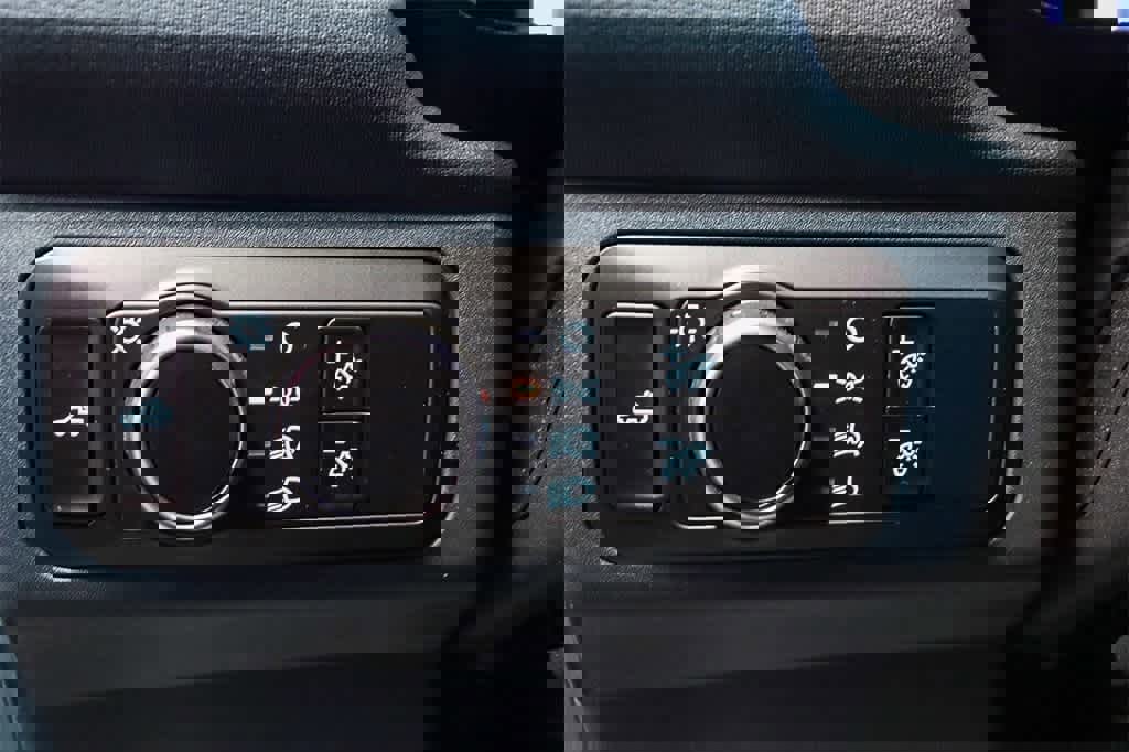 New 2025 Ford Maverick Lariat w/ Black Appearance Package image 22