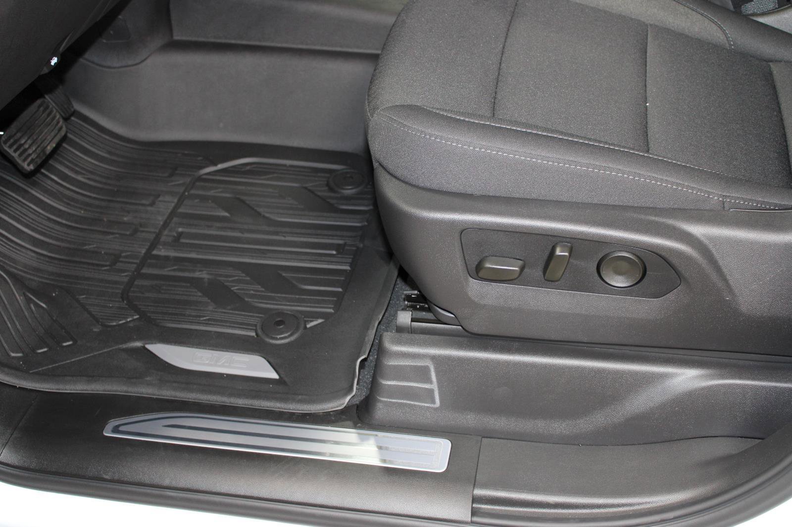 New 2025 GMC Sierra 1500 Elevation image 34