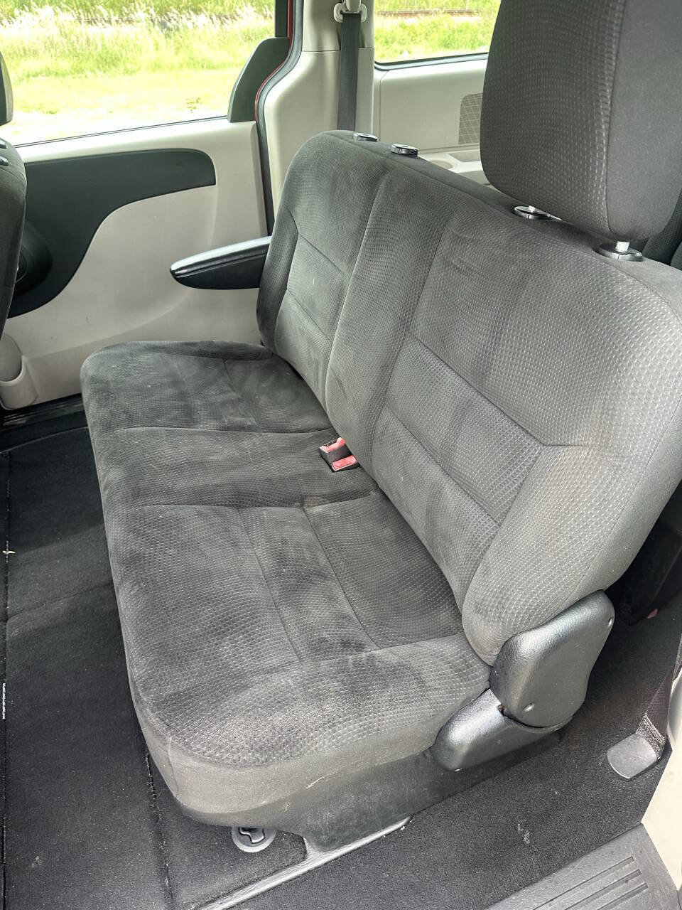 Used 2015 Dodge Grand Caravan American Value Package w/ UConnect Hands-Free Group image 16