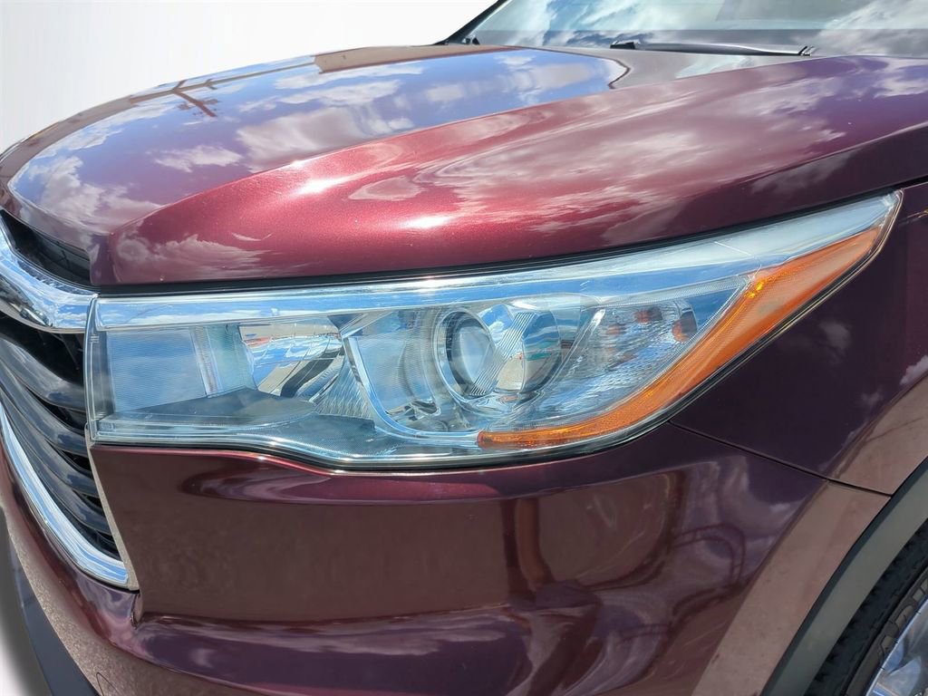 Used 2015 Toyota Highlander Limited w/ Driver Technology Package image 10