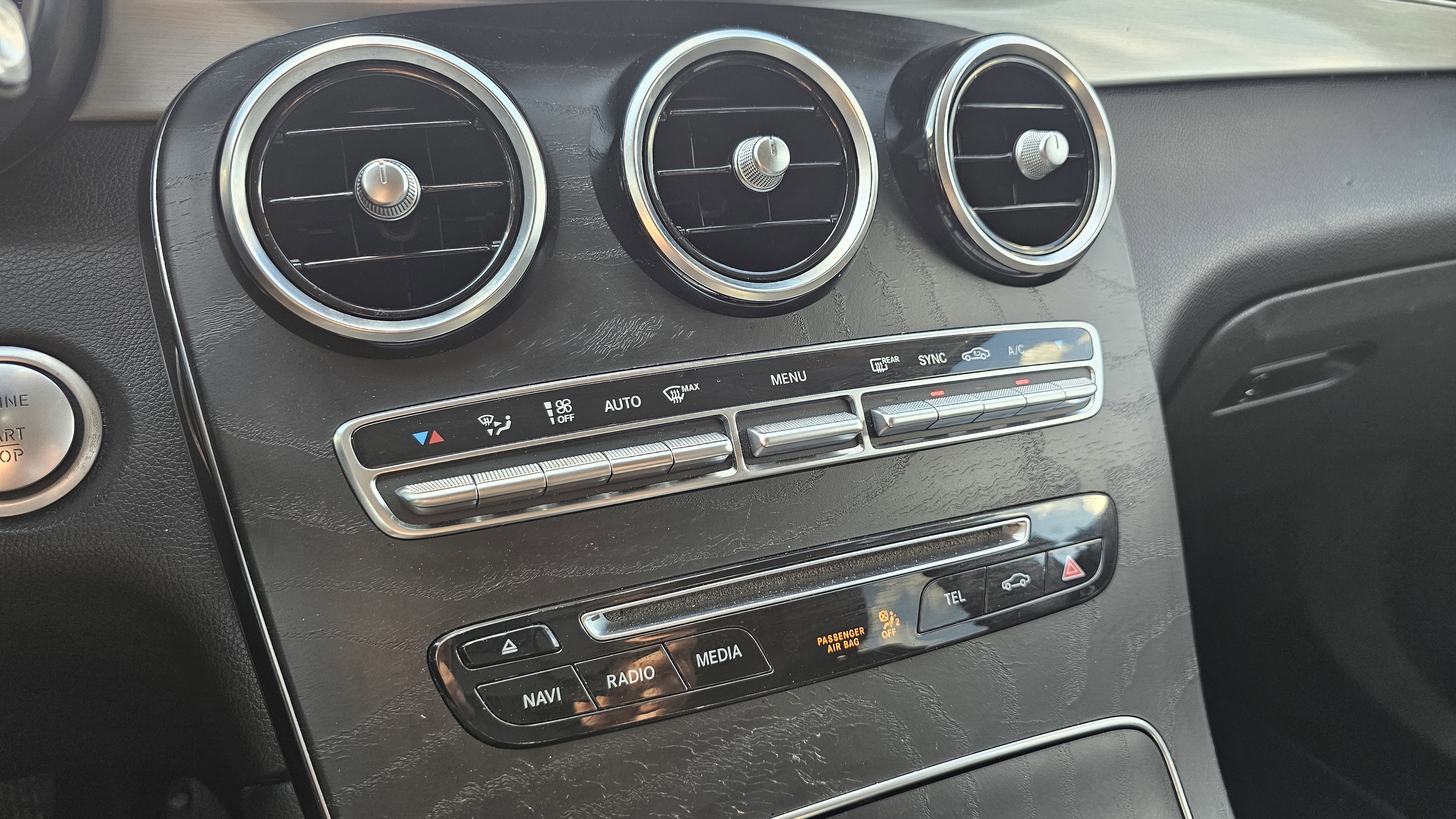 Used 2019 Mercedes-Benz GLC 300 w/ Premium Package image 36