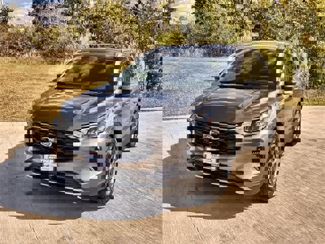 Used 2025 Ford Escape ST-Line w/ Equipment Group 301A image 2