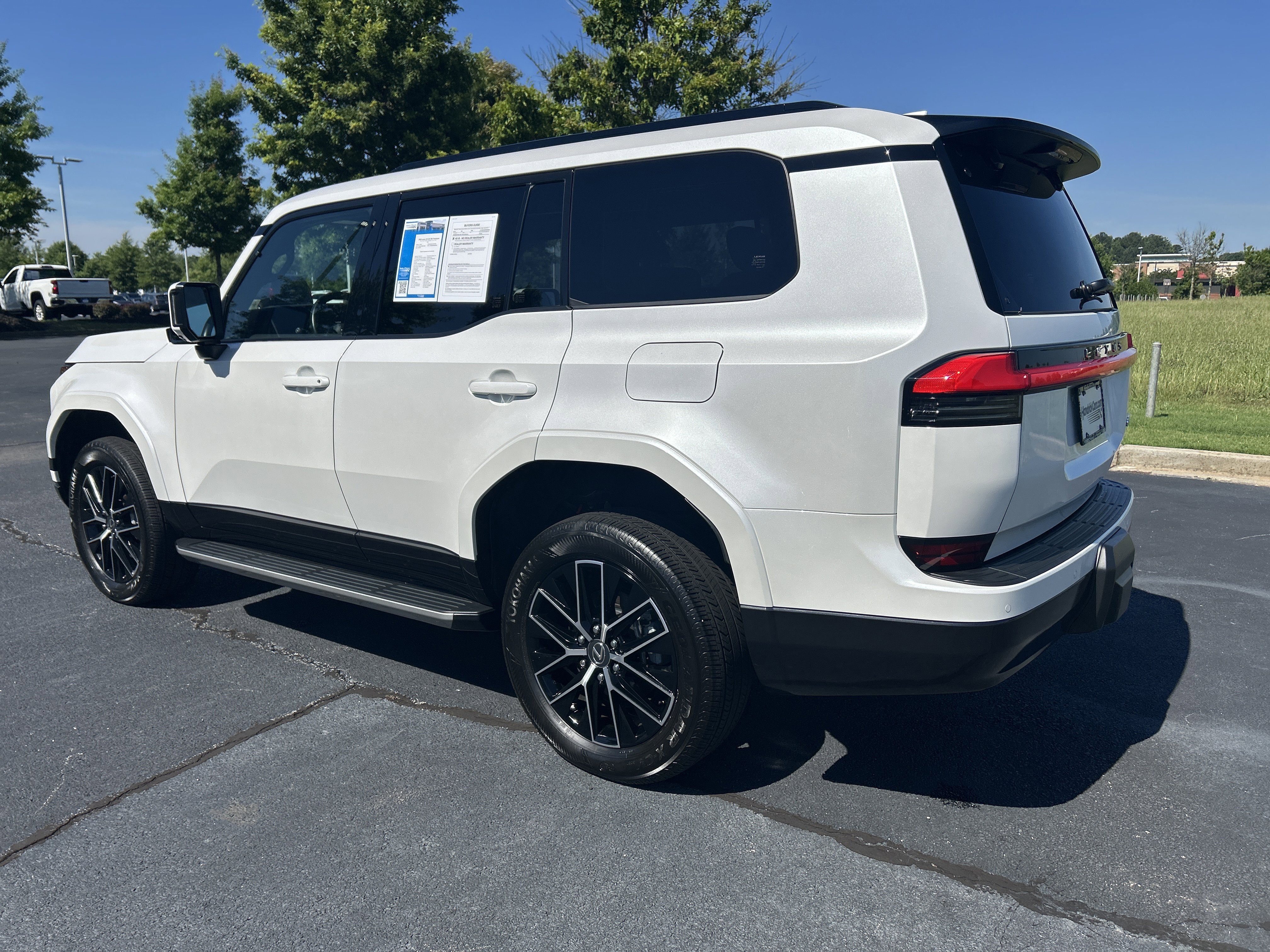 Used 2024 Lexus GX 550 w/ Cold Area Package AWD/4WD image 7