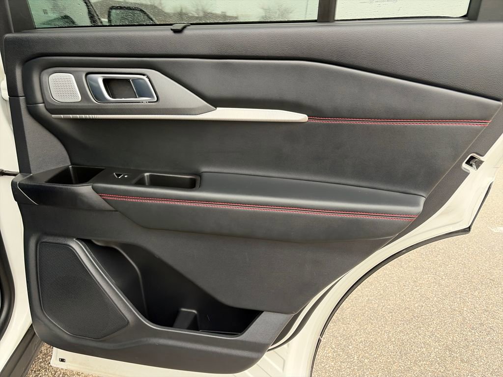Used 2025 Ford Explorer ST image 36