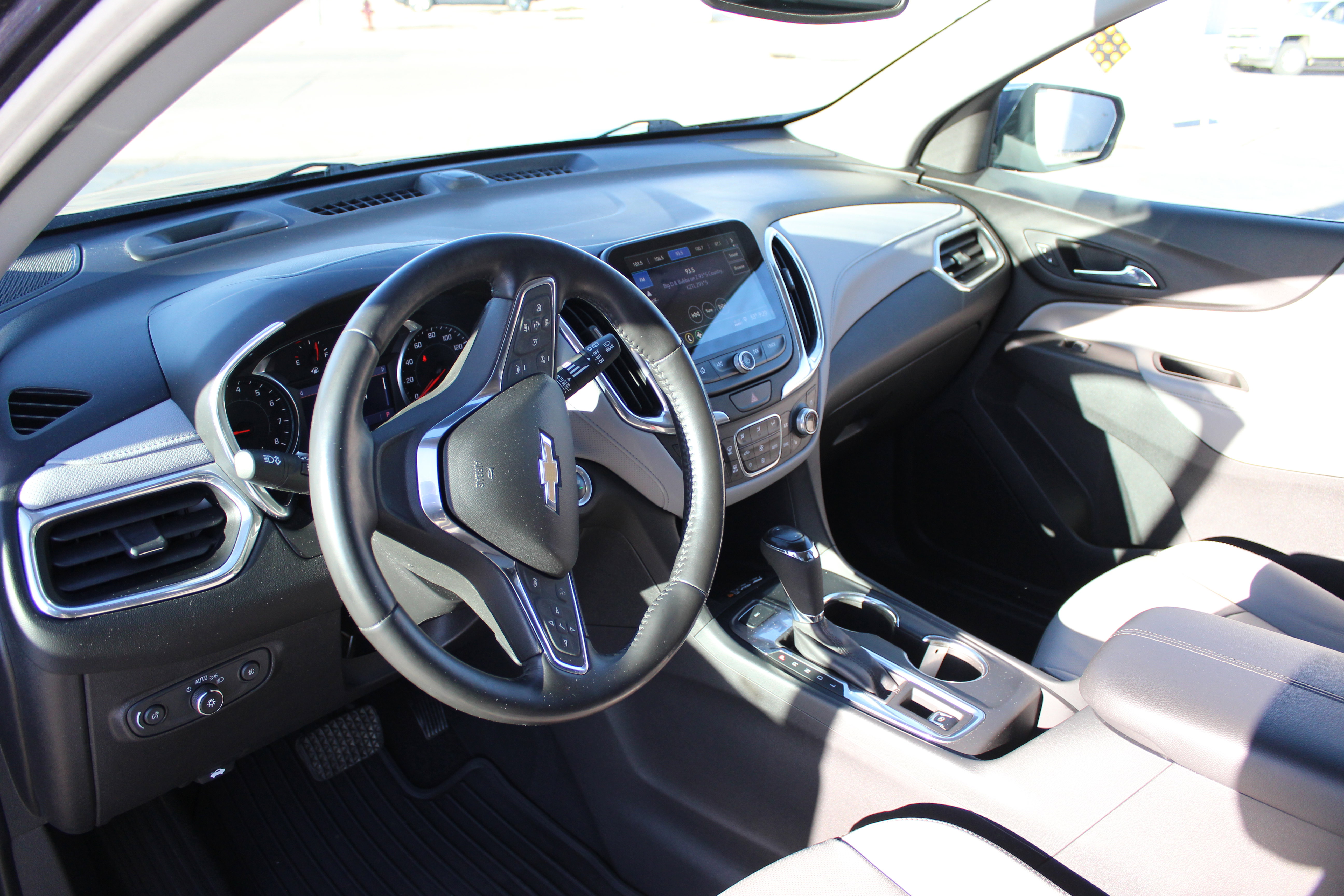 Used 2020 Chevrolet Equinox Premier image 13