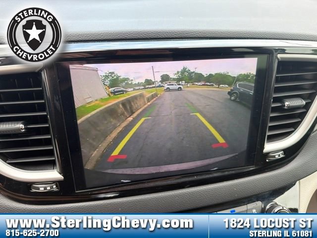 Used 2023 Chrysler Pacifica Touring-L FWD image 22