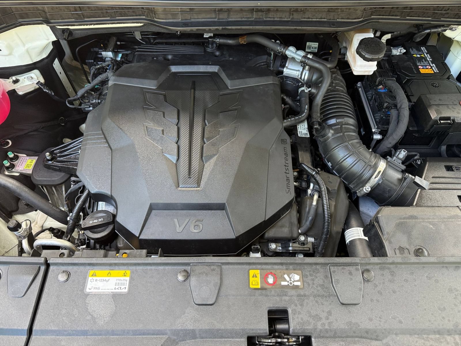 Used 2026 Kia Carnival FWD image 32