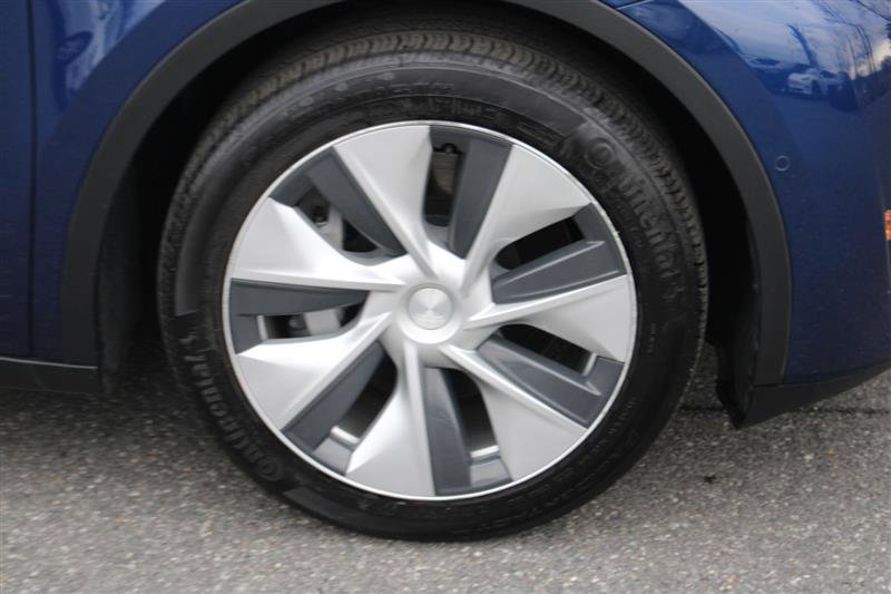 Used 2022 Tesla Model Y Long Range image 9