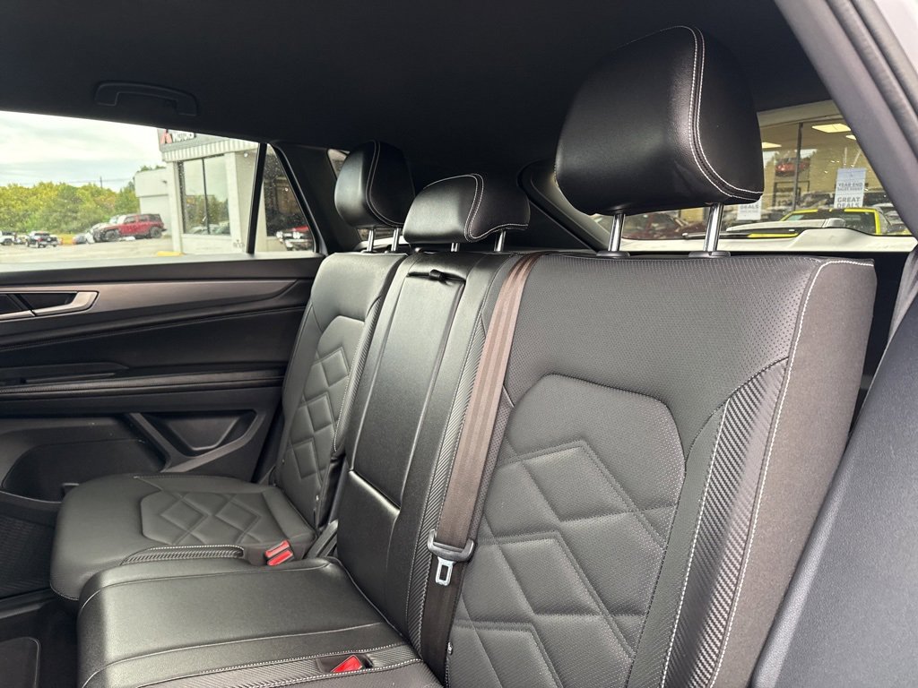 Used 2024 Volkswagen Atlas Cross Sport SE image 35