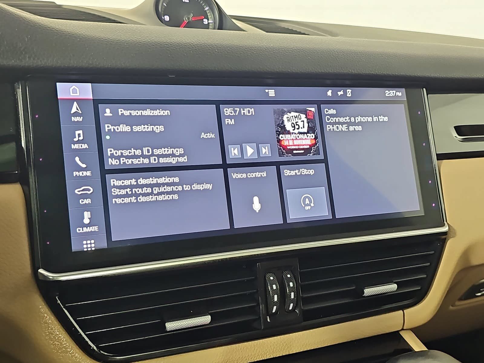 Used 2019 Porsche Cayenne w/ Premium Plus Package AWD/4WD image 20