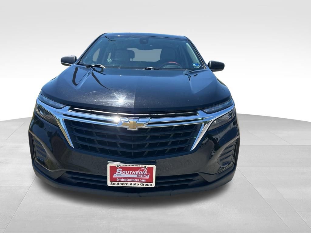 Used 2023 Chevrolet Equinox LS FWD image 2