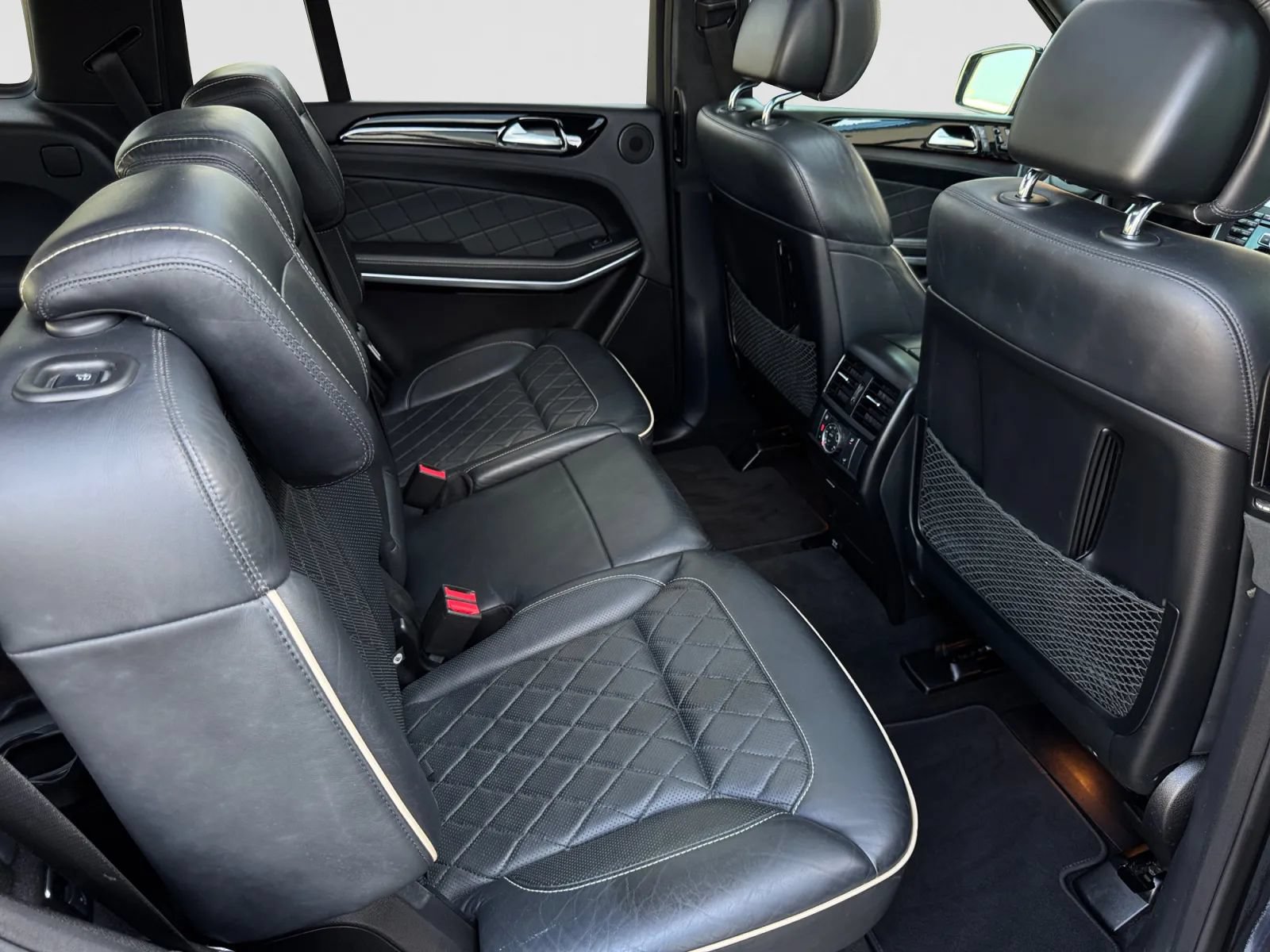 Used 2016 Mercedes-Benz GL 550 4MATIC image 21