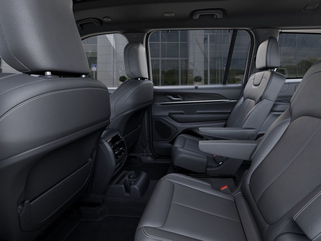 New 2025 Jeep Grand Cherokee L Limited w/ Luxury Tech Group II AWD/4WD image 24