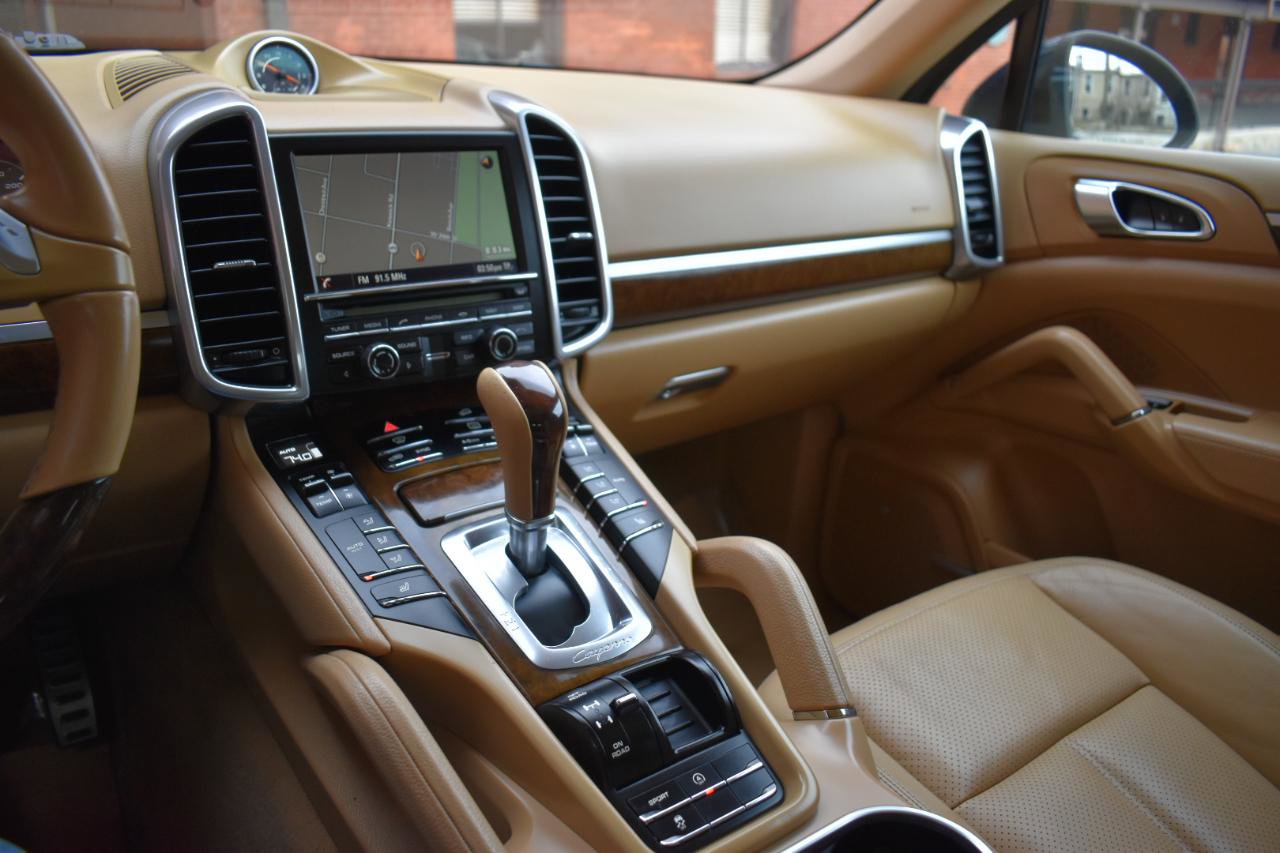 Used 2014 Porsche Cayenne S AWD/4WD image 25