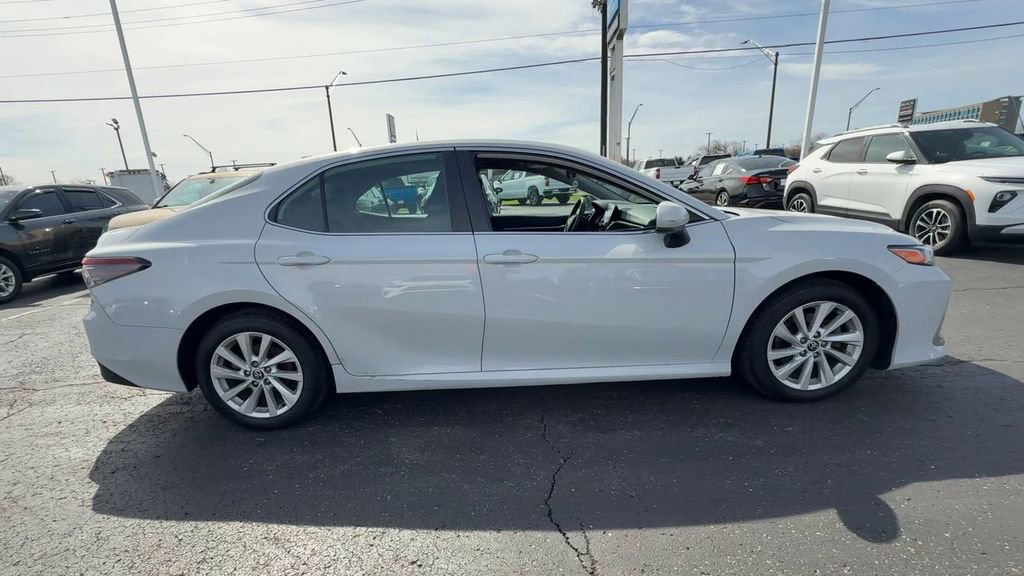 Used 2022 Toyota Camry LE FWD image 9