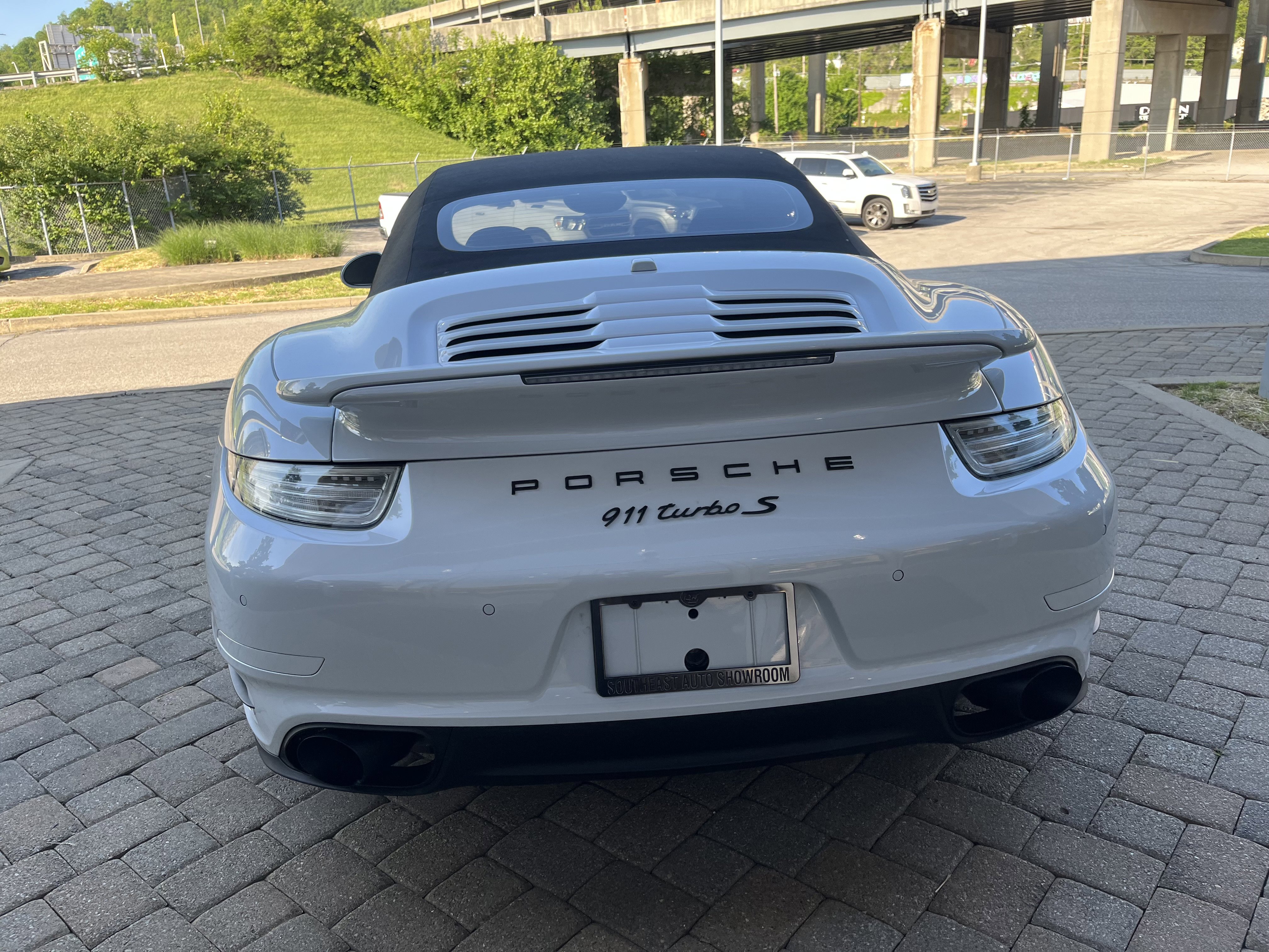 Used 2015 Porsche 911 Turbo S w/ High-end Infotainment Package AWD/4WD image 14