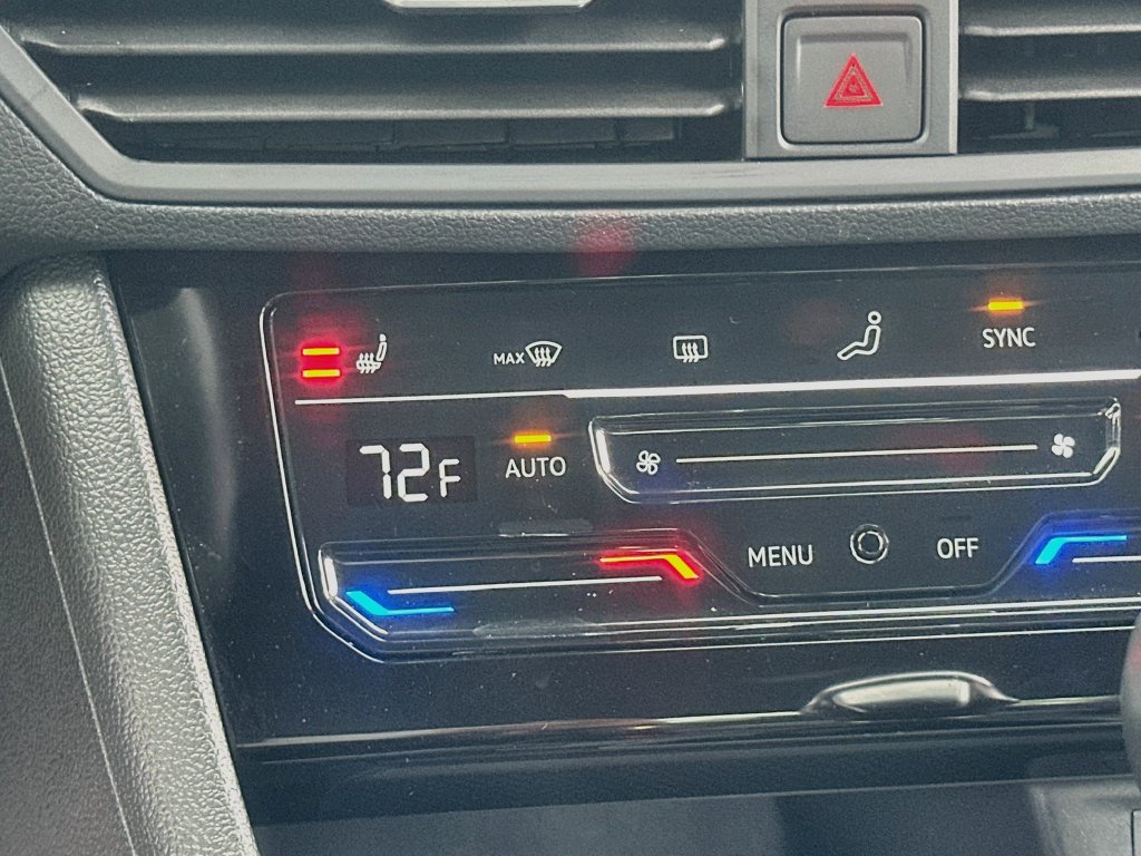 Used 2025 Volkswagen Jetta Sport FWD image 19