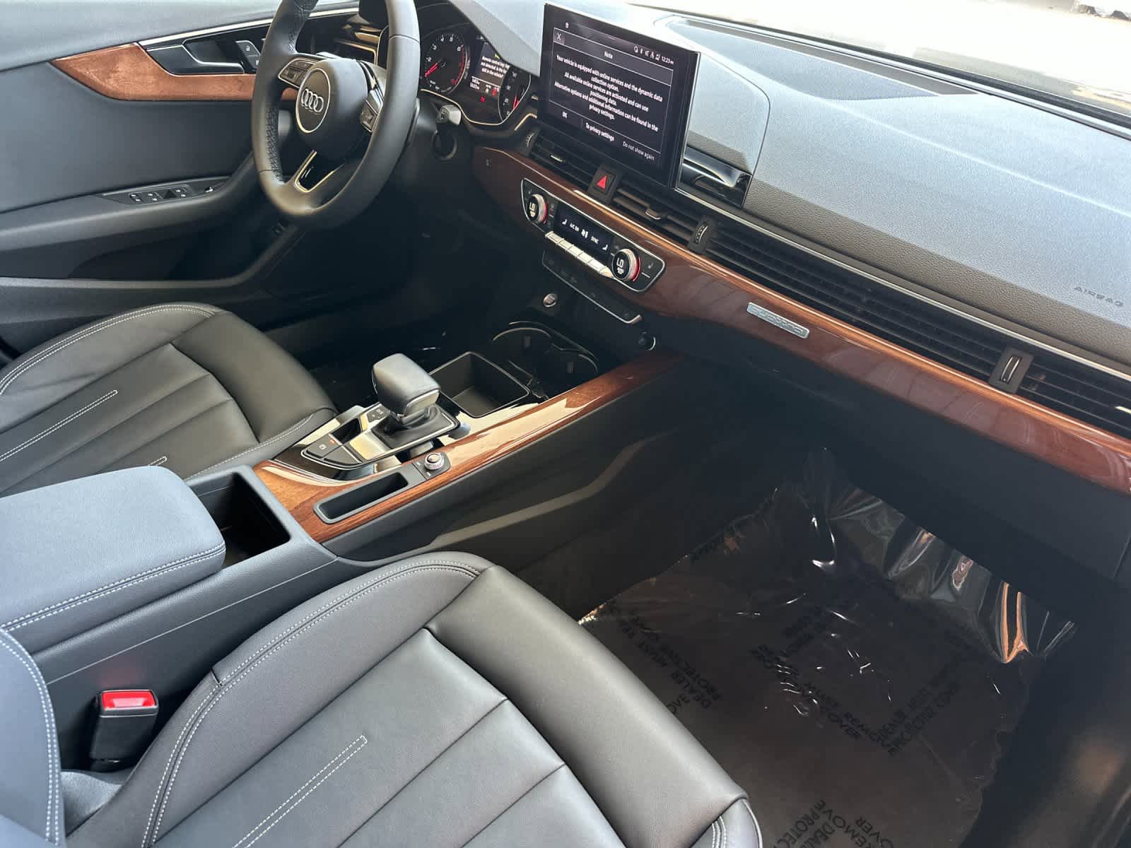 Used 2023 Audi A4 2.0T Premium w/ Convenience Package AWD/4WD image 15