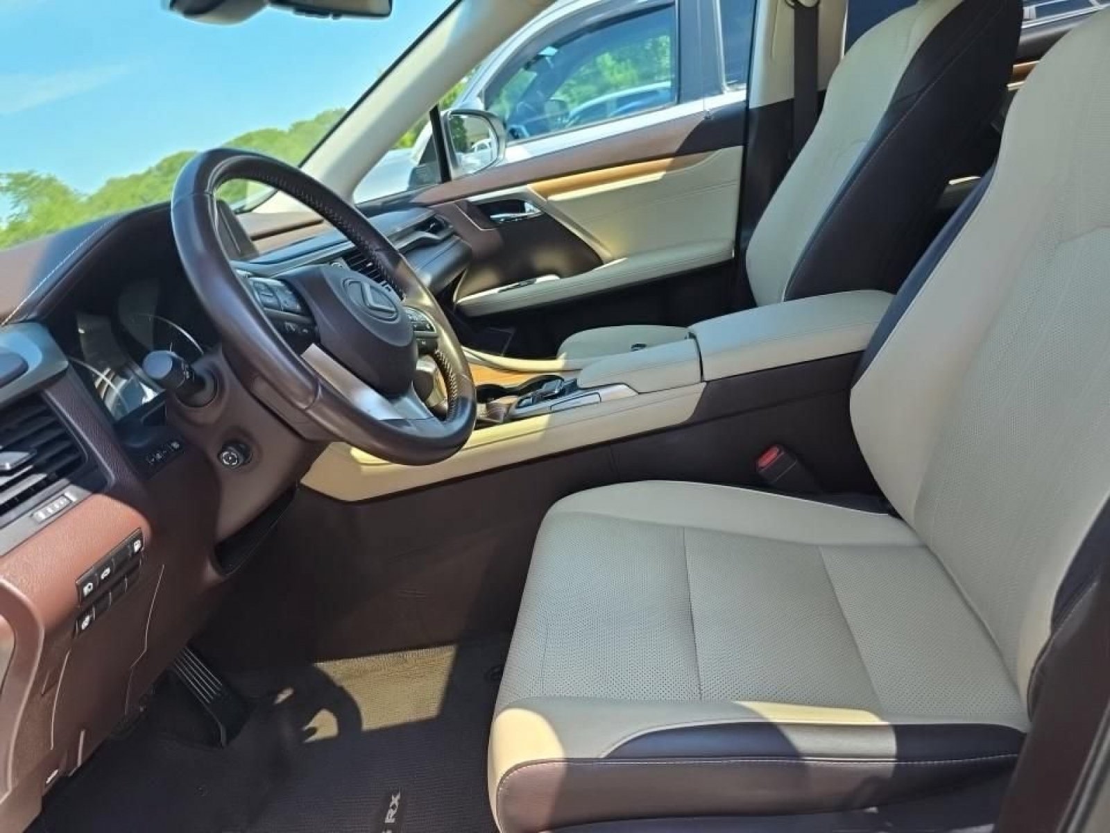 Used 2019 Lexus RX 450hL Premium w/ Premium Package AWD/4WD image 11