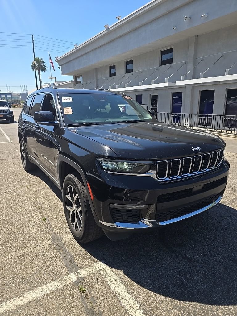 Used 2024 Jeep Grand Cherokee L Limited w/ Luxury Tech Group II image 2