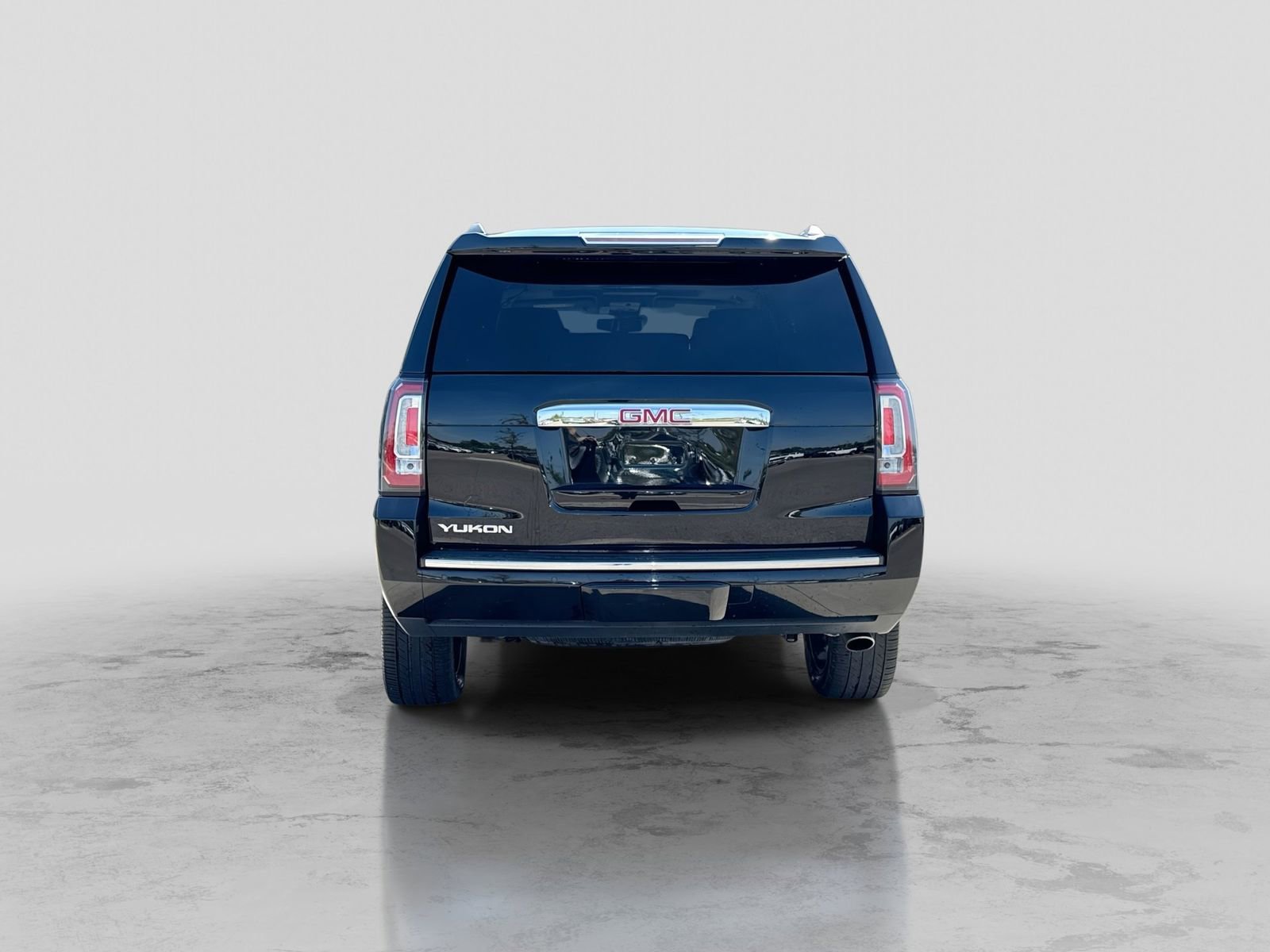 Used 2020 GMC Yukon Denali w/ Denali Ultimate Black Edition AWD/4WD image 7