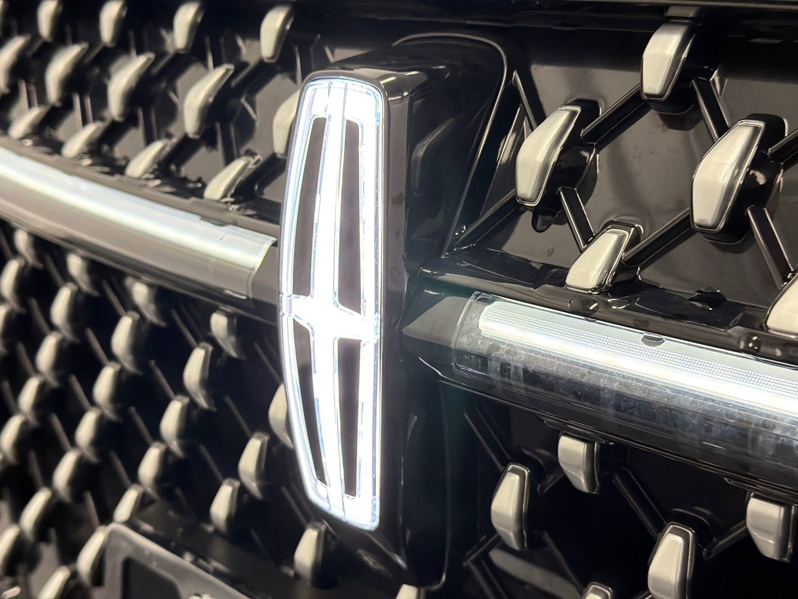 New 2026 Lincoln Nautilus Reserve AWD/4WD image 14