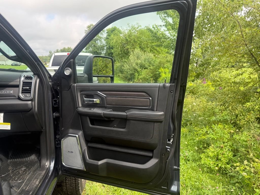 New 2026 RAM 5500 4x4 Crew Cab w/ Laramie Trim Package image 59