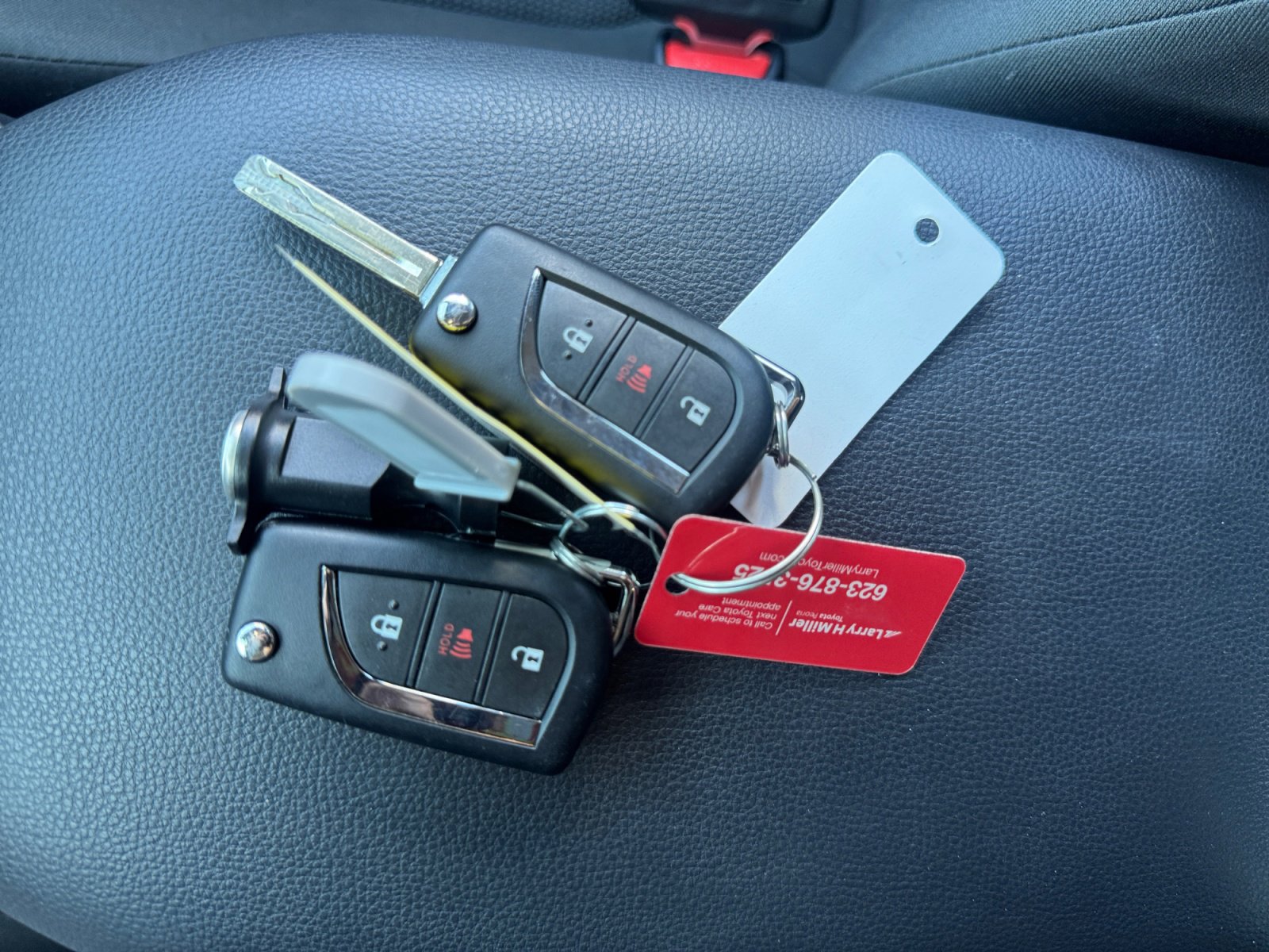 Certified 2025 Toyota RAV4 LE image 27