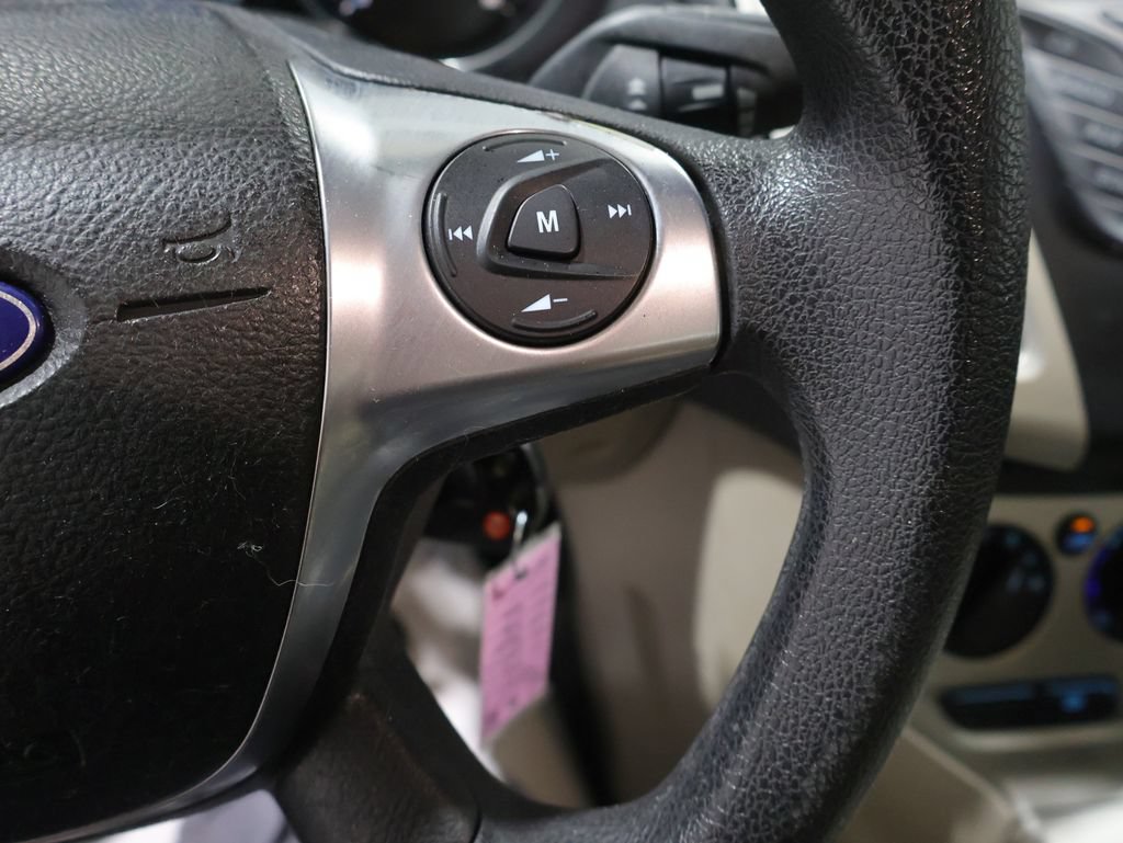 Used 2012 Ford Focus SE FWD image 6