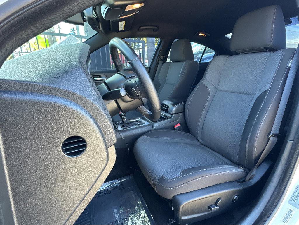 Used 2016 Dodge Charger SXT w/ Blacktop Package image 8