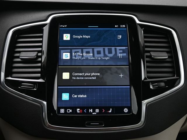 Used 2024 Volvo XC90 T8 Plus image 11