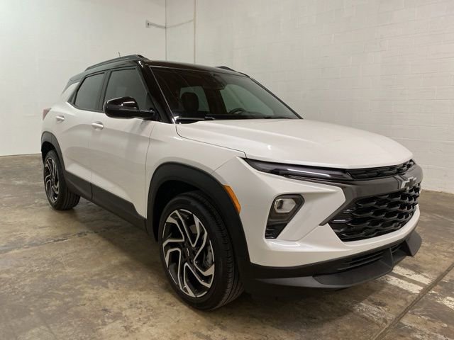 Used 2025 Chevrolet TrailBlazer RS w/ Convenience Package image 3