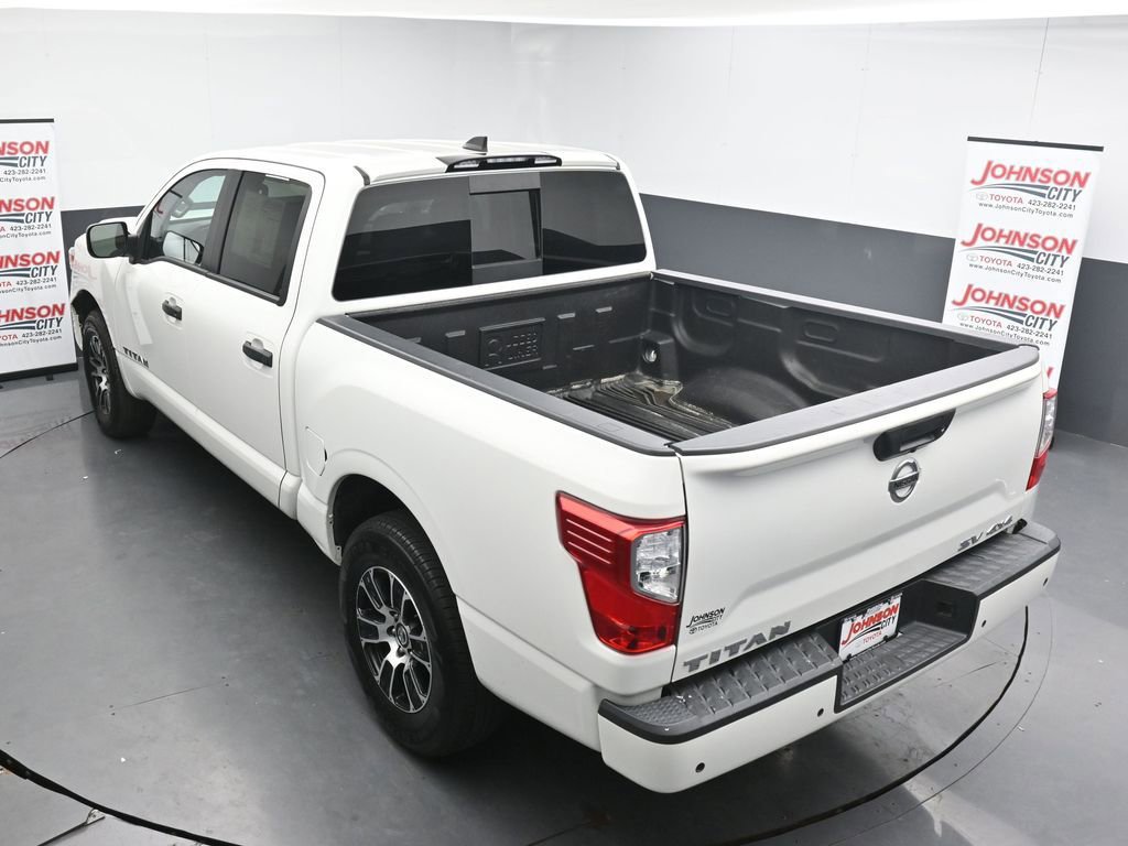 Used 2022 Nissan Titan SV AWD/4WD image 28