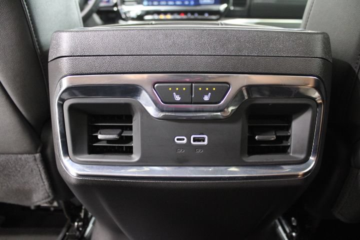 Used 2025 Chevrolet Silverado 1500 LTZ AWD/4WD image 24