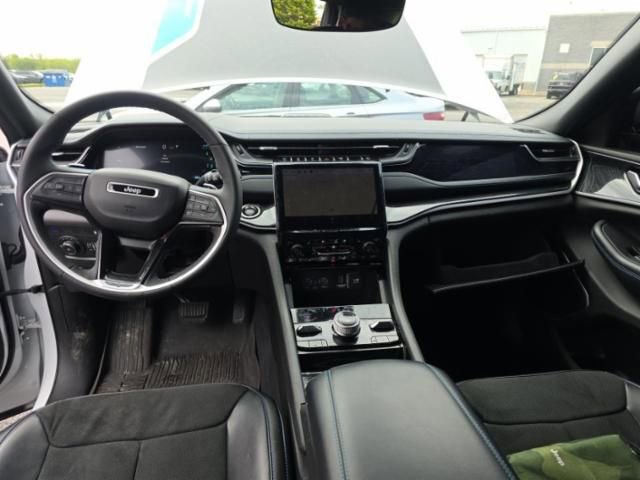 Used 2022 Jeep Grand Cherokee Trailhawk AWD/4WD image 11